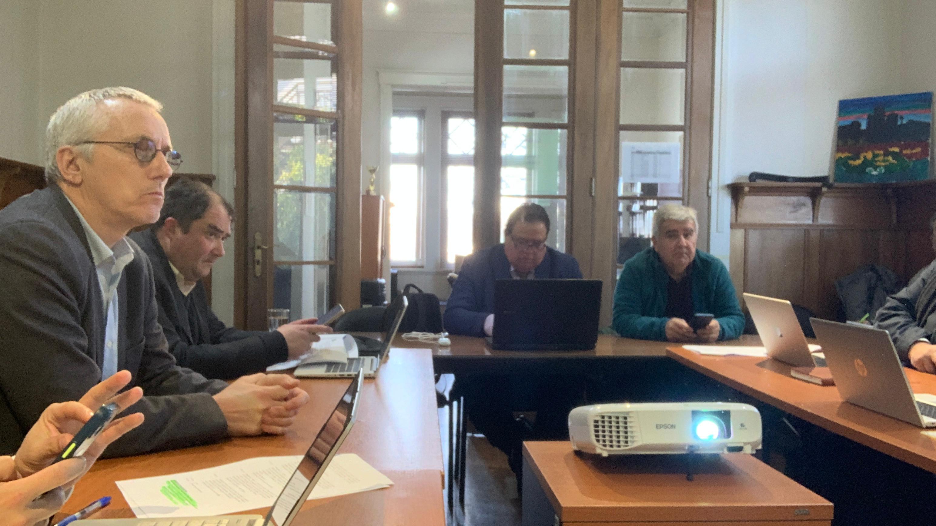 Aguas Décima expuso ante comisión del Consejo Regional de Los Ríos